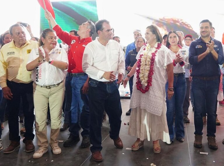 Vamos a sacar a Pemex adelante: Xóchitl Gálvez .
