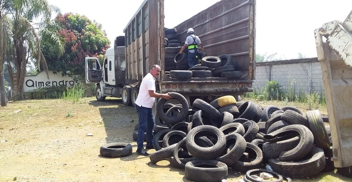 Retiran 33 toneladas de llantas y cacharros en 17 colonias de Córdoba