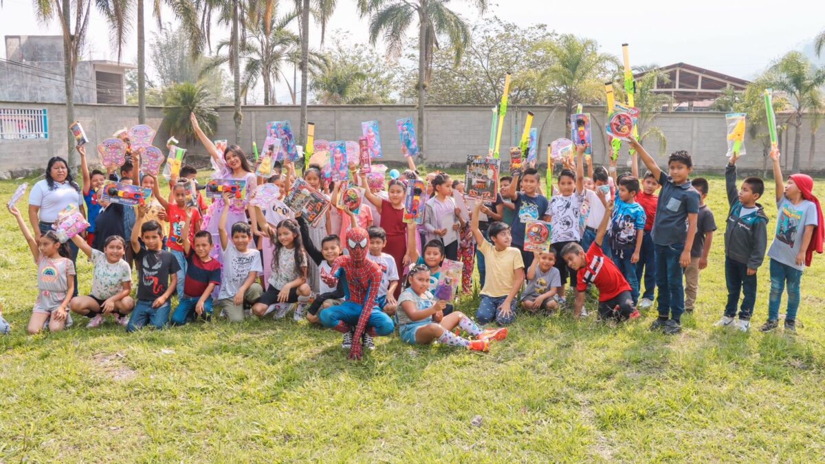 GOBIERNO ZOQUITECO CELEBRA A LOS NIÑOS Y NIÑAS EN SU DÍA.