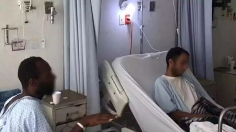 México otorga residencia a cuatro balseros rescatados en alta mar .