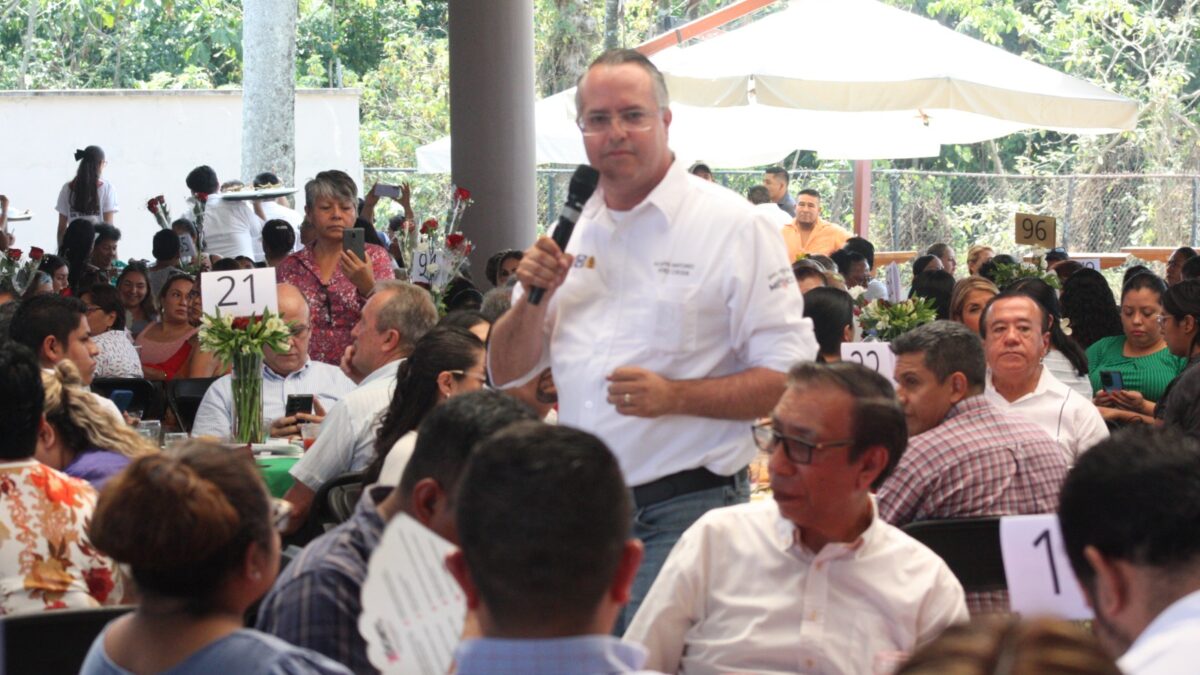 ADRIÁN PÉREZ CRODA JUNTO CON PEPE YUNES SE REUNEN CON MÁS DE 2 MIL TRABAJADORES Y EMPRESARIOS DEL DISTRITO.