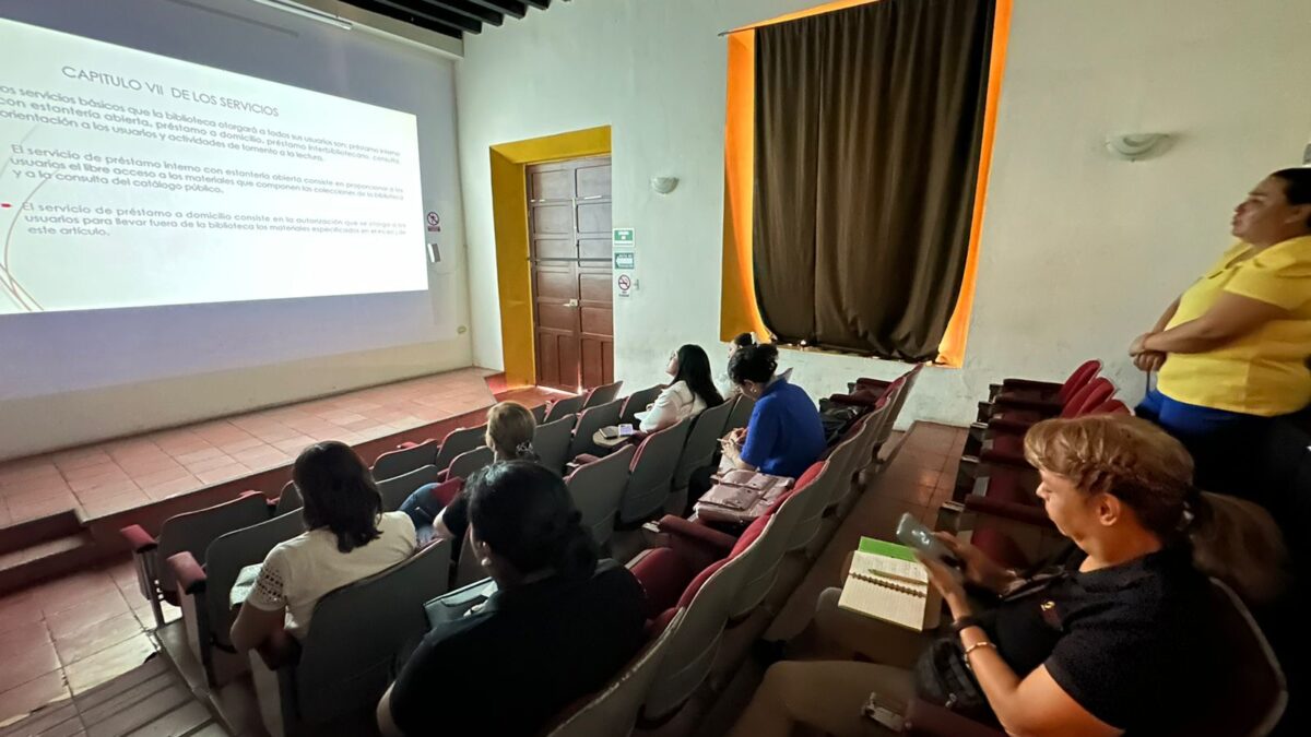 Capacitan a personal de bibliotecas municipales para atraer más niños y jóvenes