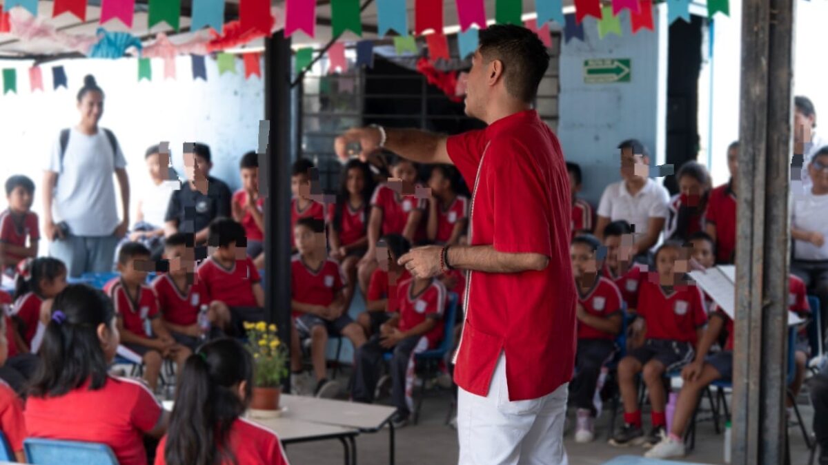 Celebran el “Día Mundial del Juego” con niños en la comunidad Berlín