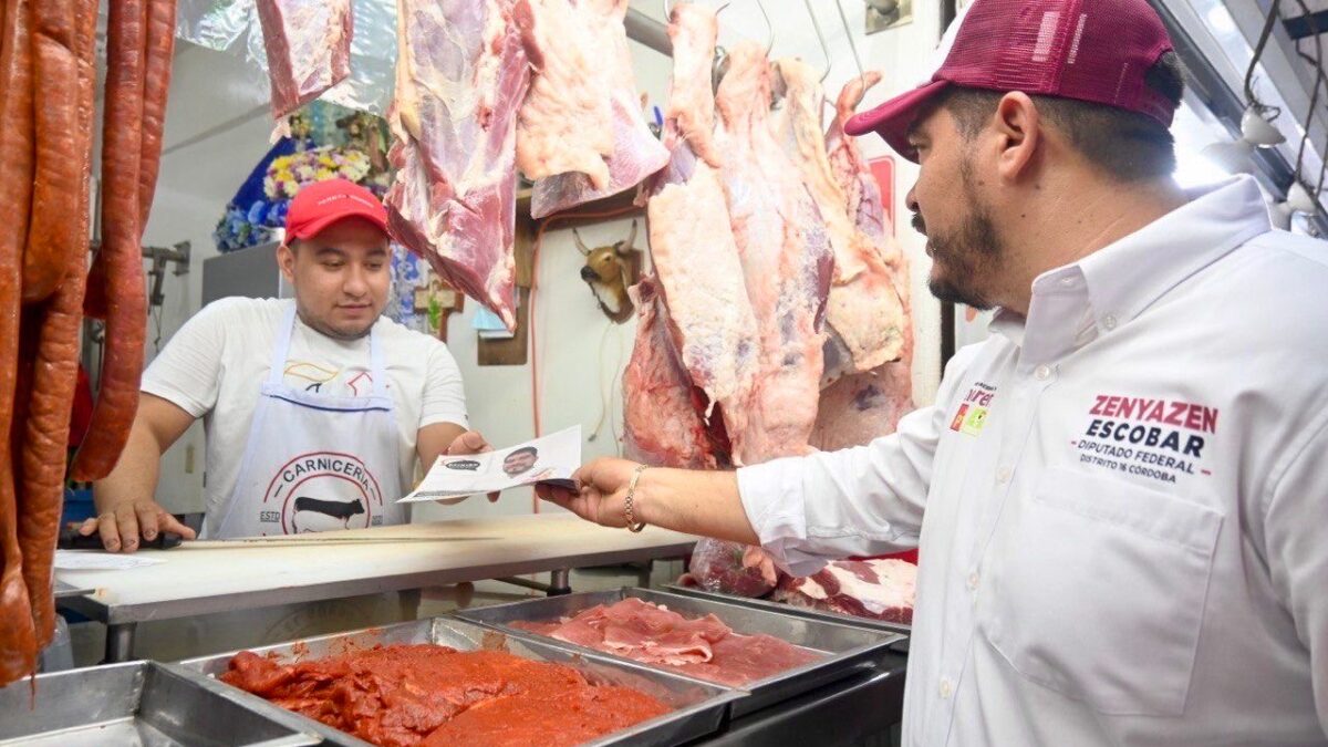Zenyazen Escobar: un compromiso permanente con el mercado Revolución y sus comerciantes