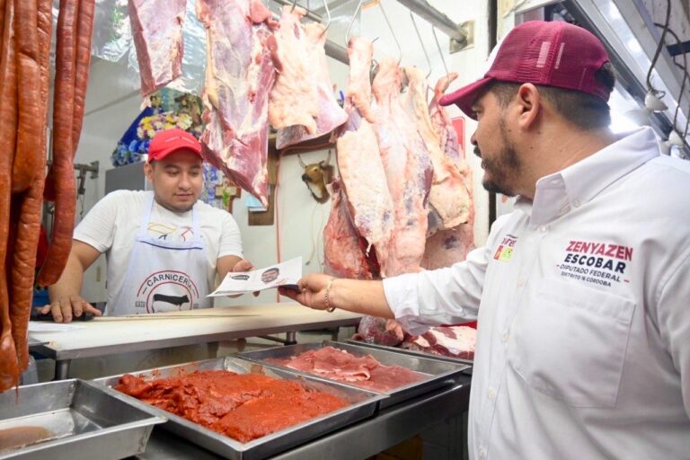 Zenyazen Escobar: un compromiso permanente con el mercado Revolución y sus comerciantes