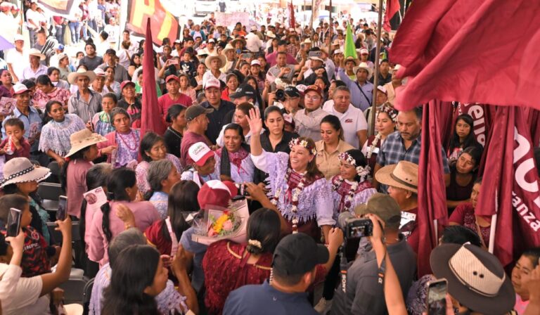 VOY A SER LA MEJOR PROMOTORA DE VERACRUZ, HAY QUE HABLAR BIEN DE NUESTRO ESTADO: ROCÍO NAHLE