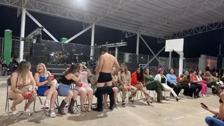 Festejo a mamás con strippers en colegio católico desata polémica en Hermosillo