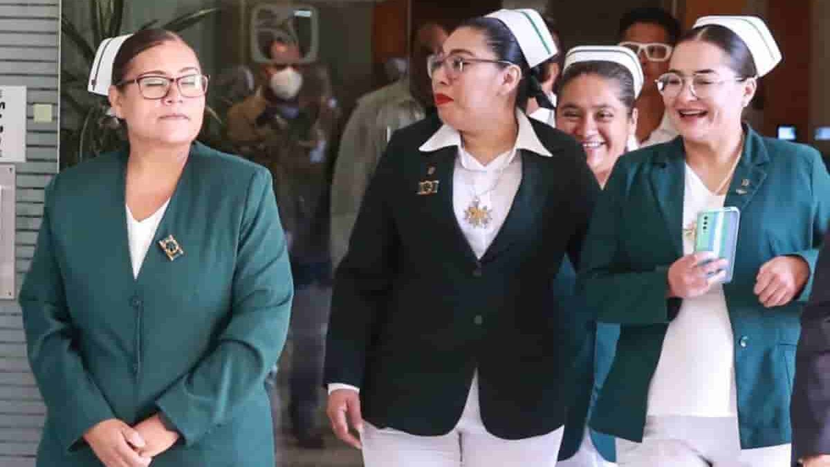 IMSS lanza convocatoria para enfermeras y enfermeros; hay más de 5 mil plazas