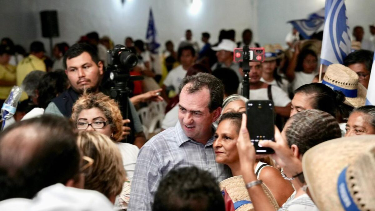 Infraestructura, seguridad y agua para el sur de Veracruz, plantea Pepe Yunes.