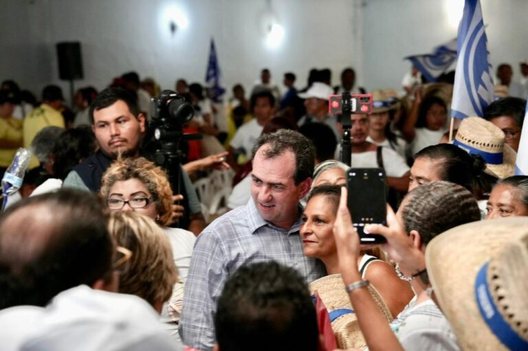 Infraestructura, seguridad y agua para el sur de Veracruz, plantea Pepe Yunes.