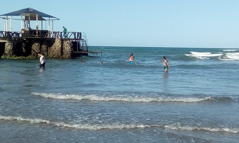 Mueren 4 de una familia en playa de Tuxpan .