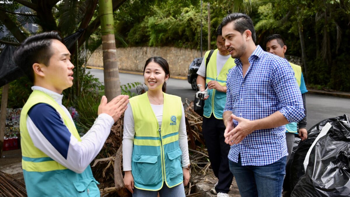 Coopera la organización AZEZ WAO con el Ayuntamiento de Córdoba en la limpieza del Río San Antonio