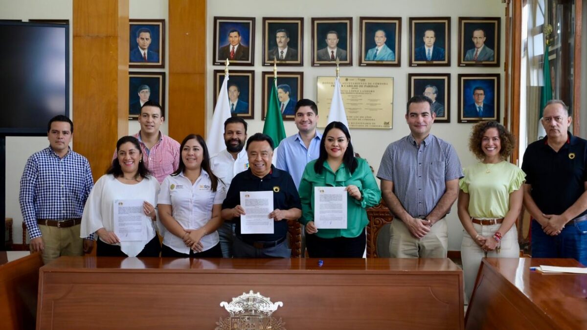 Firma Ayuntamiento de Córdoba el convenio “Rutas Mágicas de Color”