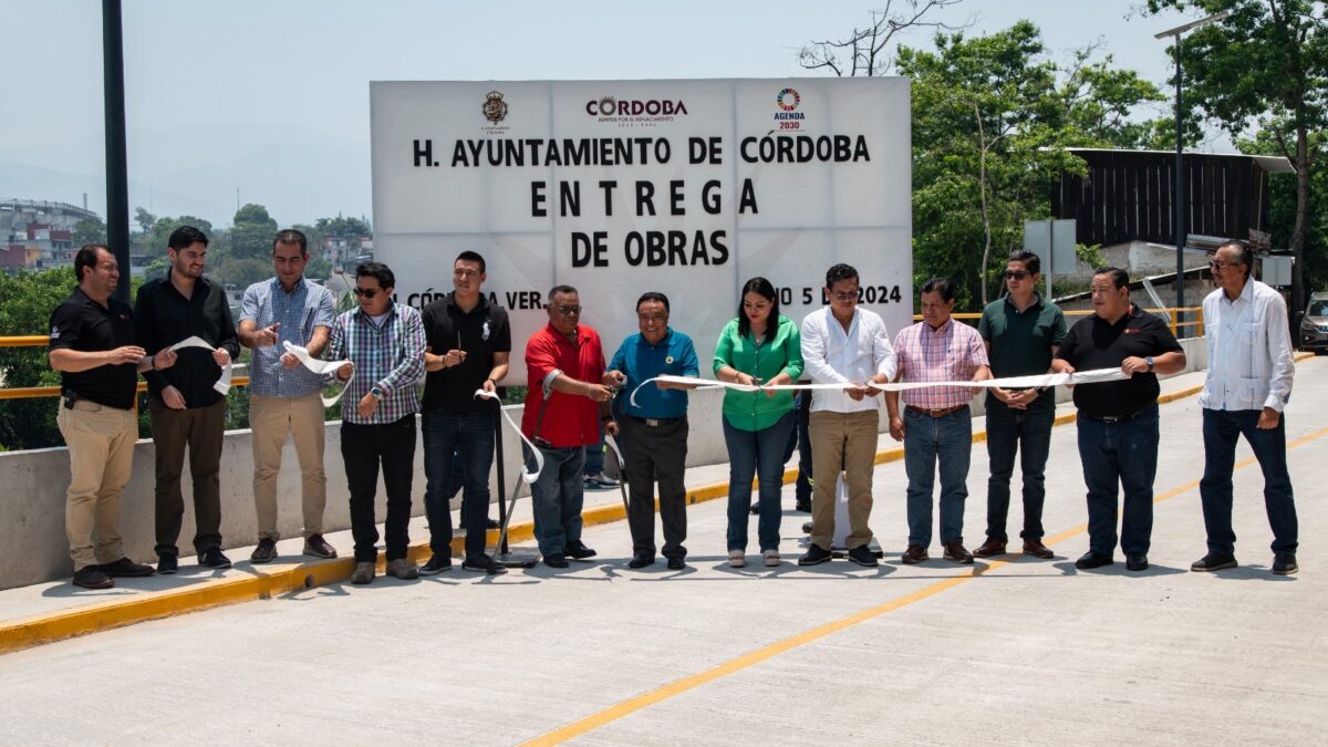 Entrega alcalde Juan Martínez obra de la ex vía del Huatusquito