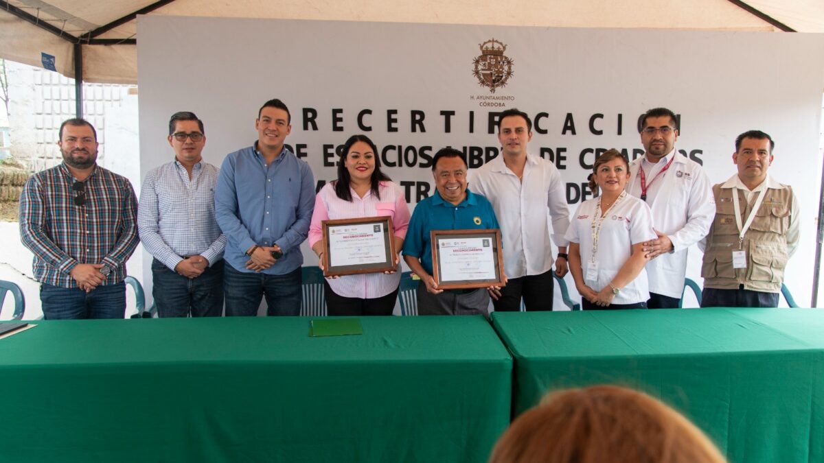 Certifican los panteones de Córdoba como espacios libres de criaderos de moscos