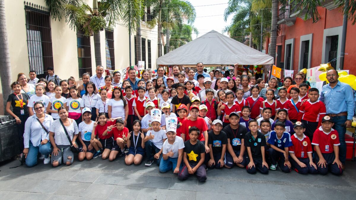 Impulsa Ayuntamiento de Córdoba “Feria del Emprendimiento” organizada por niños