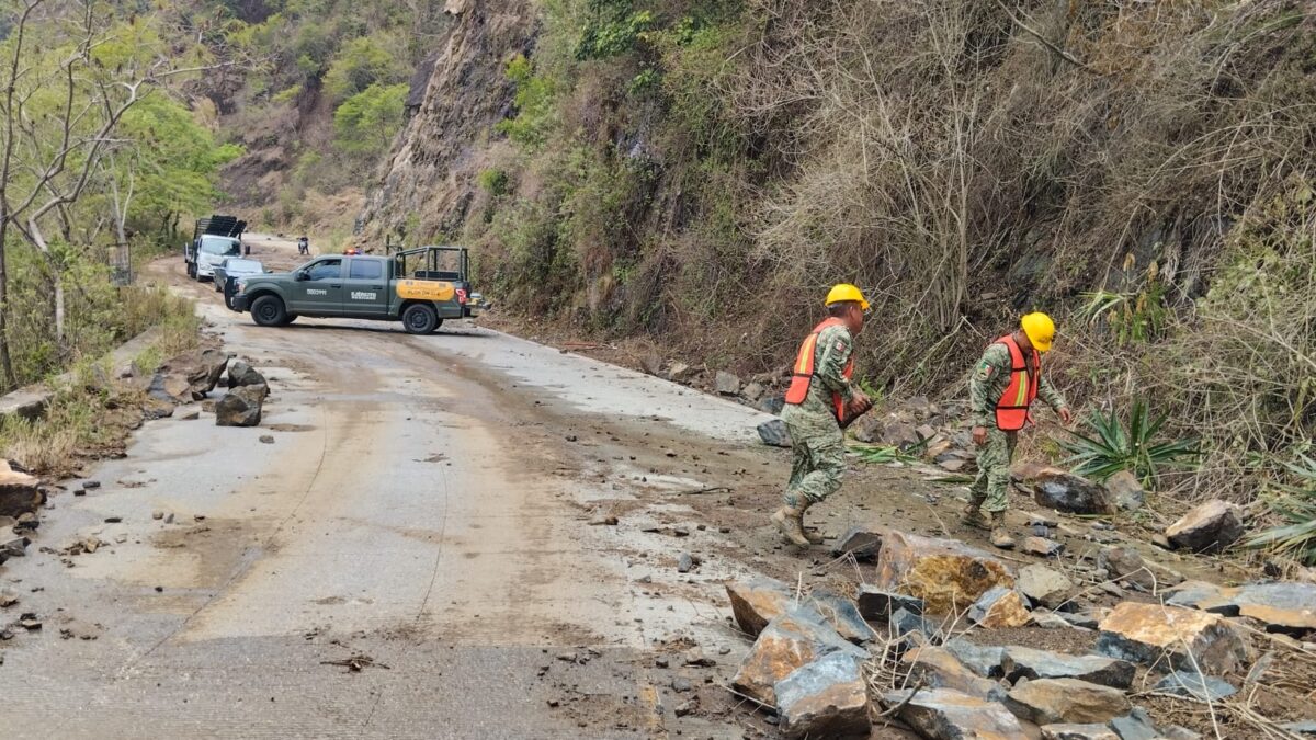 “Ejército Mexicano aplica el Plan DN-III-E, en los Municipios de “Alto, Lucero y Xalapa, Veracruz”.