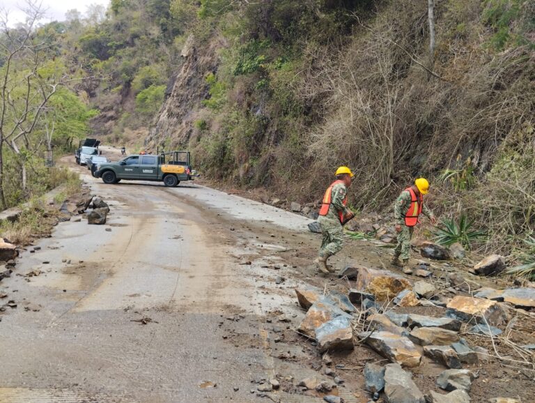 “Ejército Mexicano aplica el Plan DN-III-E, en los Municipios de “Alto, Lucero y Xalapa, Veracruz”.