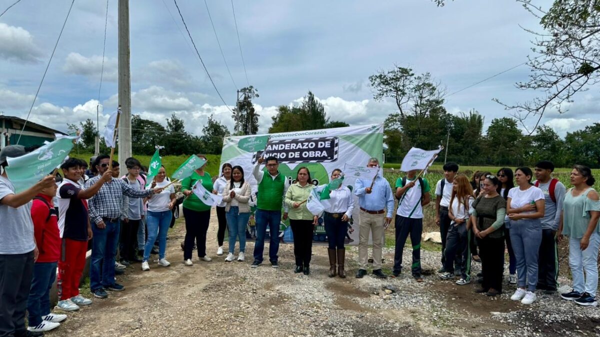 Dan banderazo de obra en Tebacom