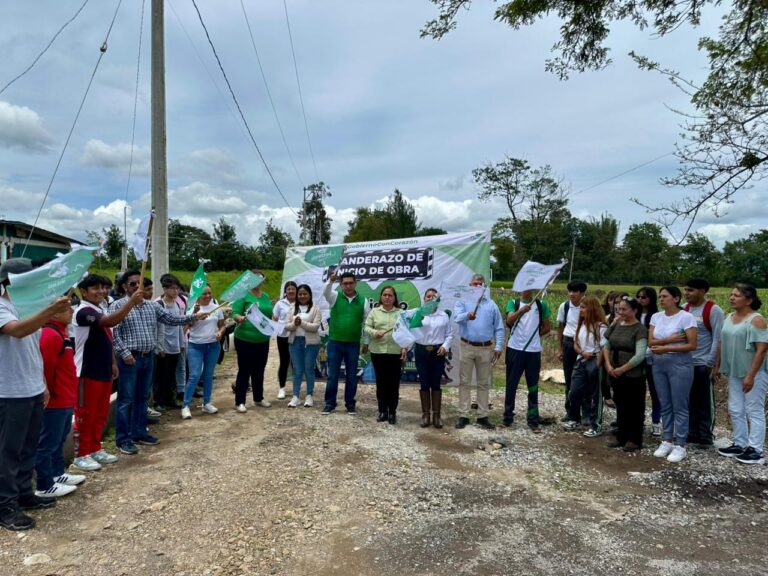 Dan banderazo de obra en Tebacom