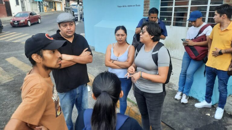 Capturistas del PREP acusan a empresa externa de exigirles firmar carta renuncia.