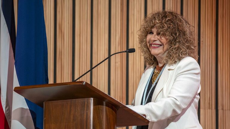 La revolución cubana “es un “intento fracasado”: Gioconda Belli.