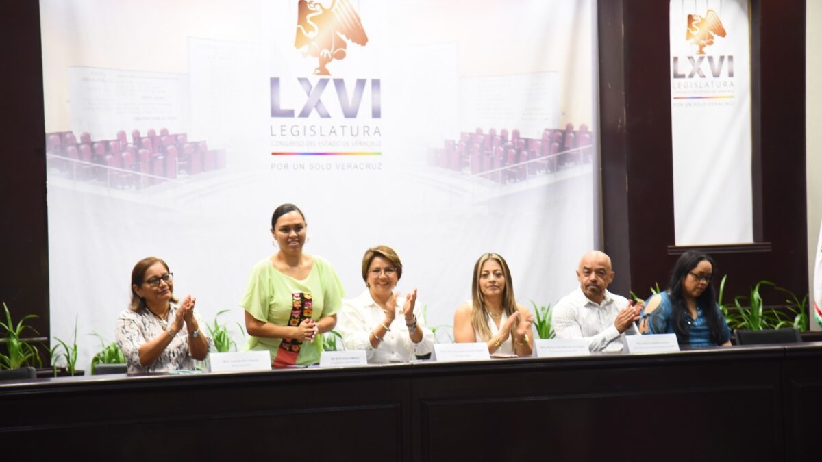 Participa Diputada en ponencia ¿Qué hacemos por nuestra salud mental?