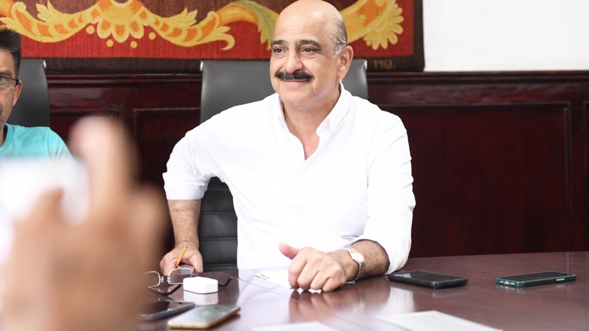 Ricardo Ahued acalla rumores de que opera para oposición.