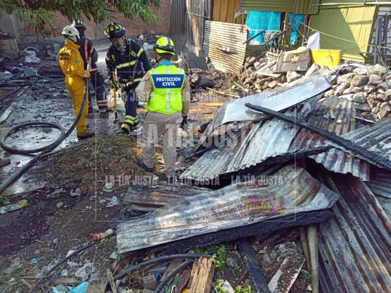 Incendio calcina vivienda en Orizaba