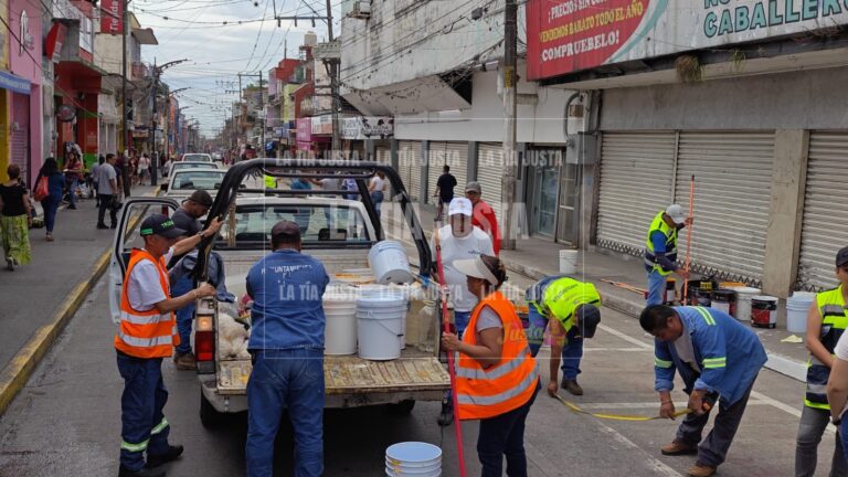 Realizan balizamiento en calles del mercado Revolución