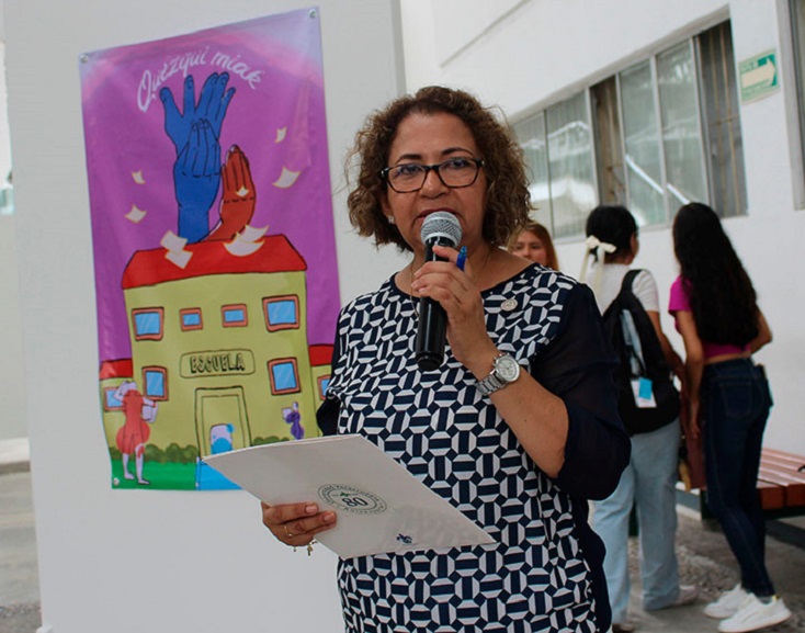 Alumnado expuso carteles sobre inclusión y equidad de género .