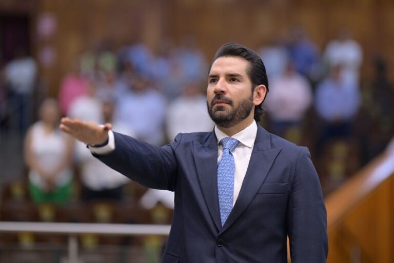Se incorpora diputado Mario Delfín al trabajo de Comisiones Legislativas .