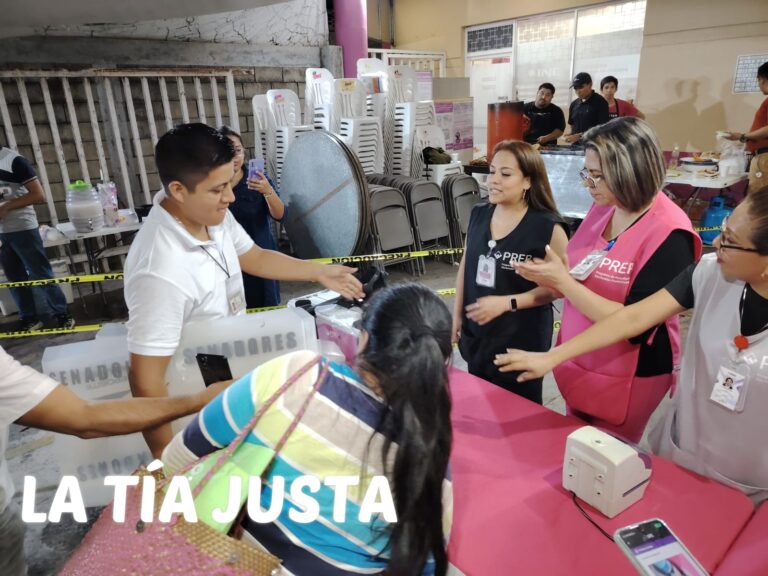 RECIBEN PRIMER PAQUETE AL CONSEJO DISTRITAL DEL INE.