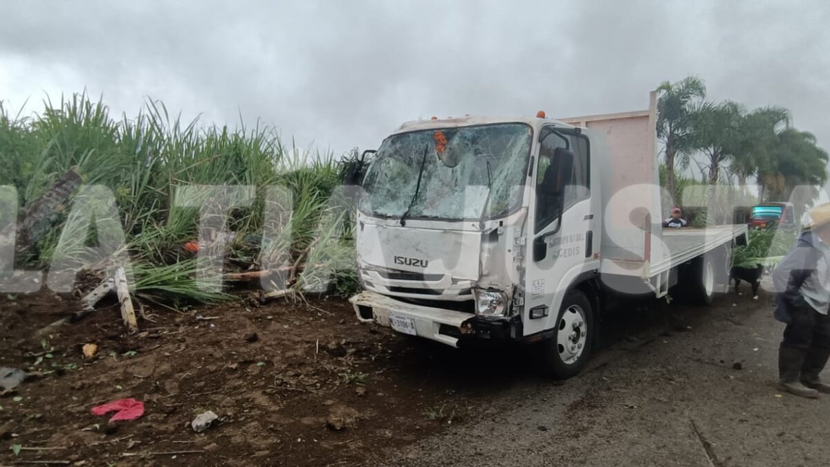 IDENTIFICAN A FALLECIDOS EN ACCIDENTE DE SANTA ANA ATZACAN.