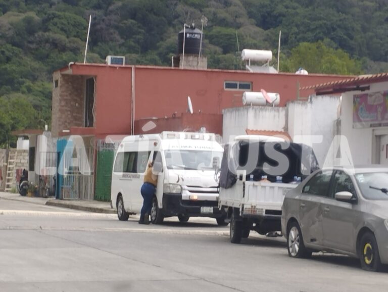 HOMBRE DE EDAD ADULTA MU3RE EN LA VÍA PÚBLICA, EN RÍO BLANCO.