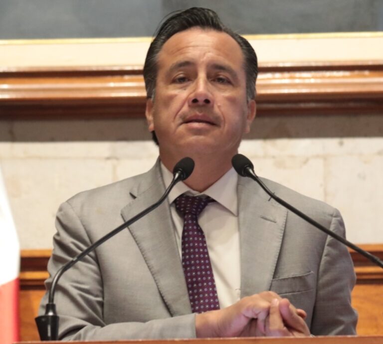 Cuitláhuac García cuestiona al medio “Animal Político” y califica de irresponsable su reportaje.