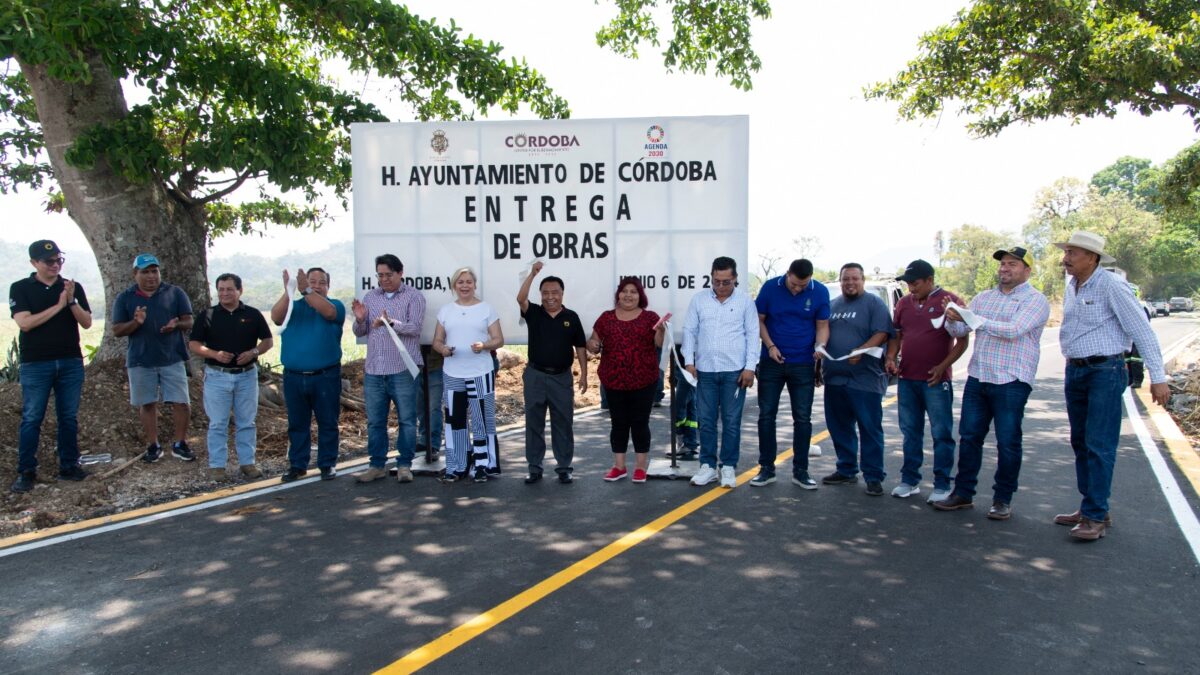 Entrega alcalde Juan Martínez obras de conectividad en zona urbana y rural de Córdoba