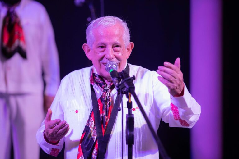 Autoridades municipales inauguran el Festival “Alberto de la Rosa” .