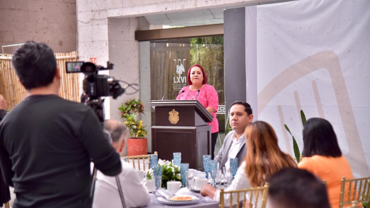 Realiza Poder Legislativo convivio con representantes de medios de comunicación