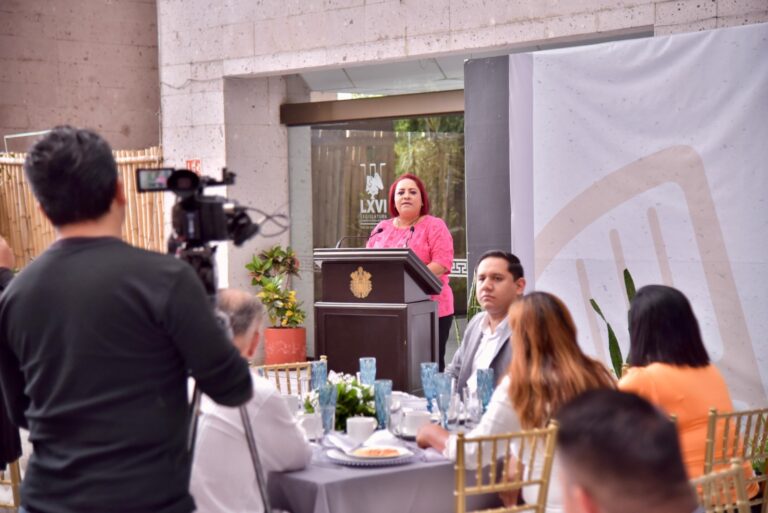 Realiza Poder Legislativo convivio con representantes de medios de comunicación