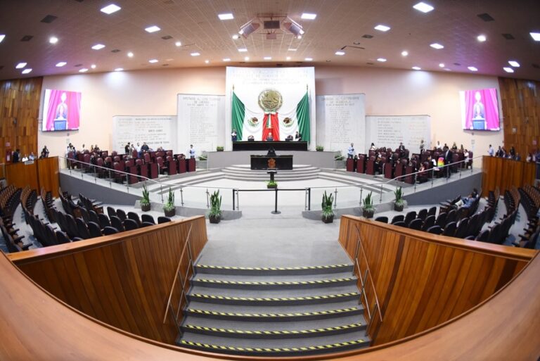 Próximo congreso de Veracruz tendrá 27 diputadas y 23 diputados.