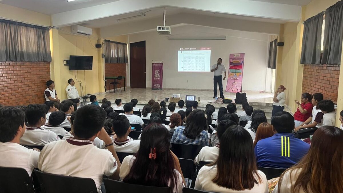 Da SIPINNA talleres a maestros y padres de familia sobre prevención del acoso escolar