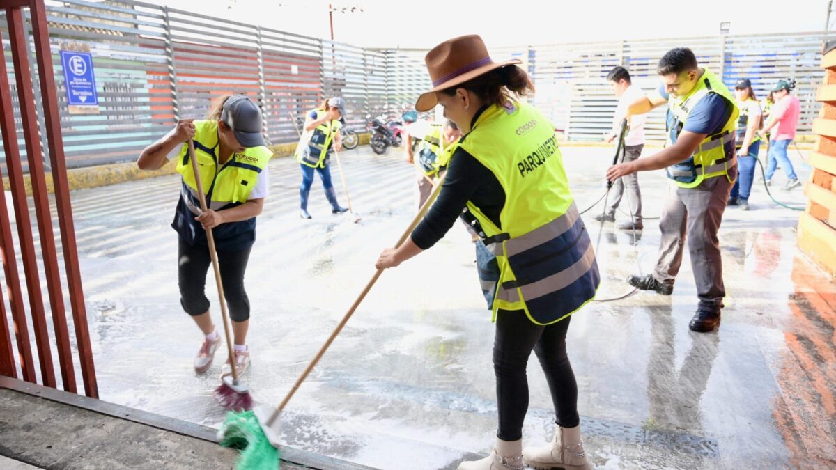 Mejora el Departamento de Parquímetros el estacionamiento del mercado “Revolución“