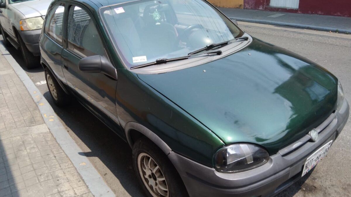 Roban vehículo particular en Río Blanco 