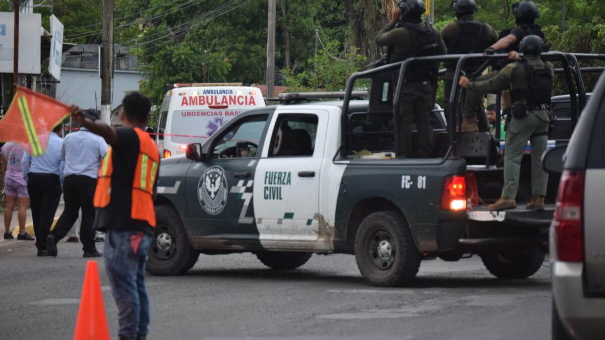 SE “LLEVAN” A DOS EN AMATLÁN