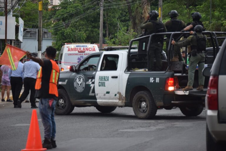 SE “LLEVAN” A DOS EN AMATLÁN