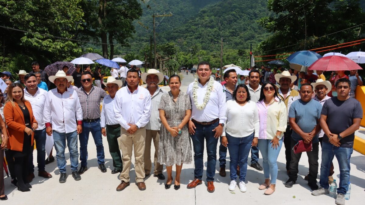 ENTREGAN OBRA DE CONSTRUCCIÓN DE PUENTE EN CUESTA DEL MEXICANO
