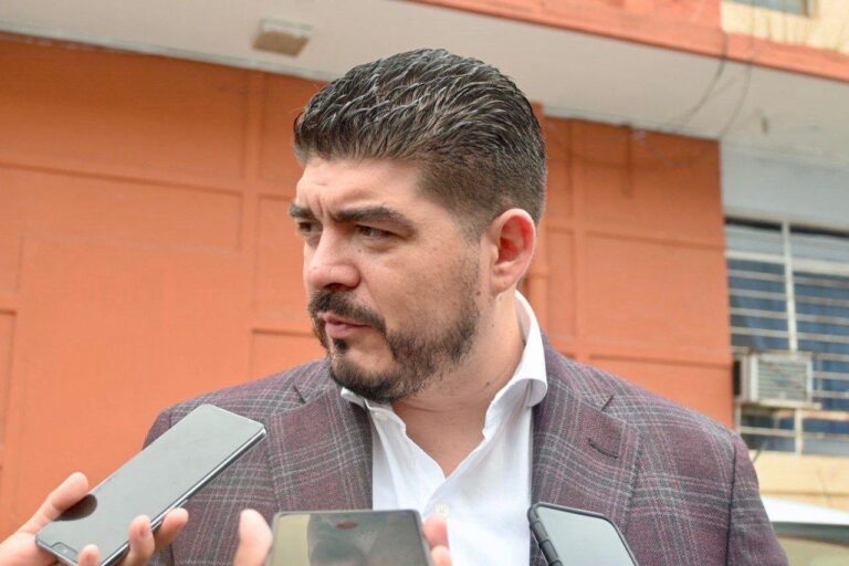 Zenyazen Escobar impulsará la Beca Universal para Niñas y Niños