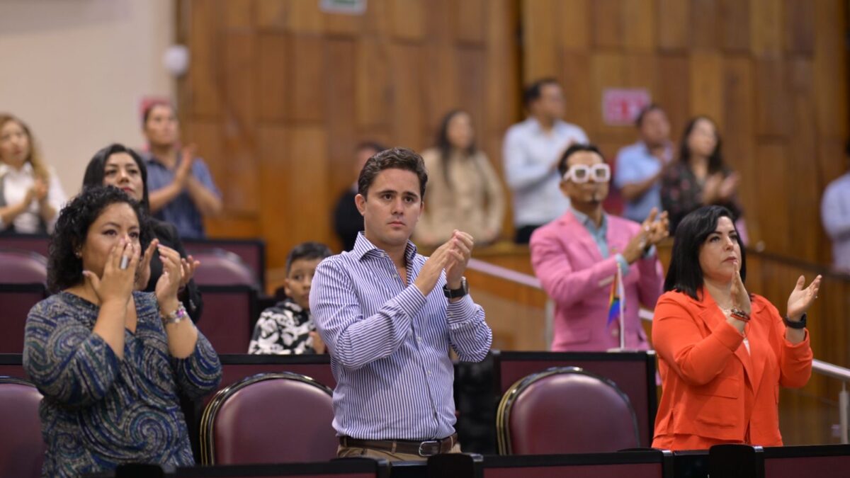 Rinde LXVI Legislatura homenaje al diputado Fernando Arteaga