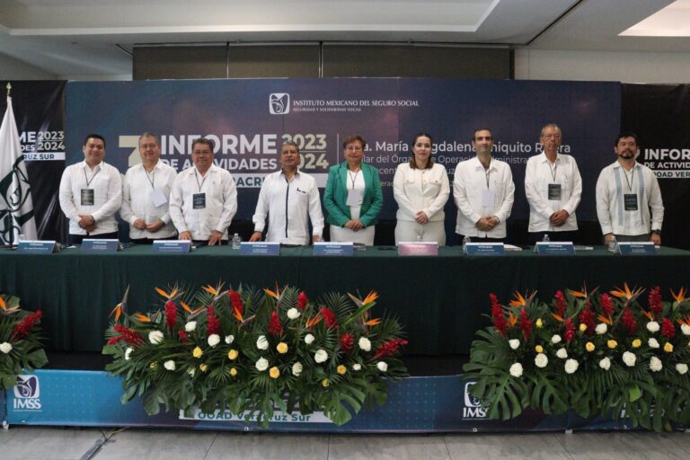 RINDE TITULAR DEL IMSS VERACRUZ SUR TERCER INFORME DE LABORES.